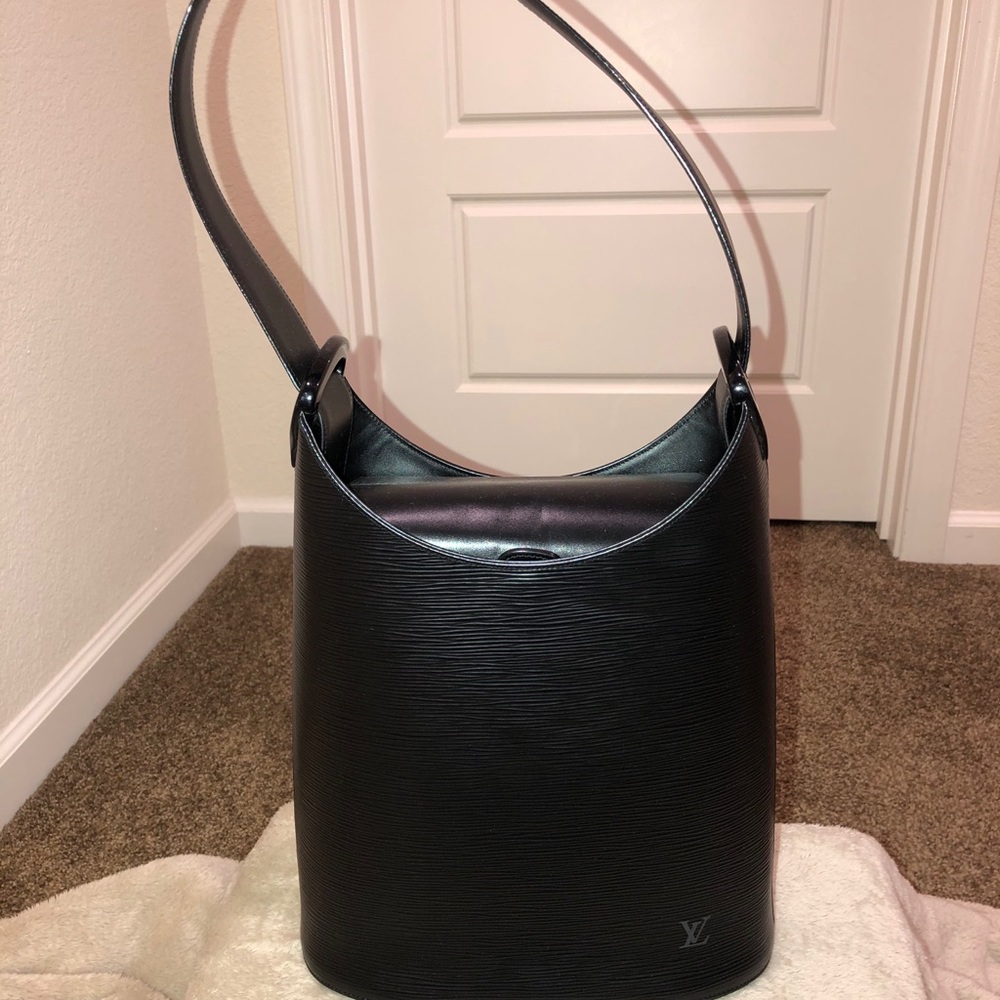 🌟Louis Vuitton Shoulder bucket bag🌟